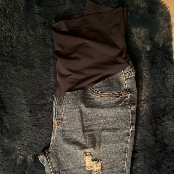 MATERNITY RIPPED JEANS - Picture 1 of 2